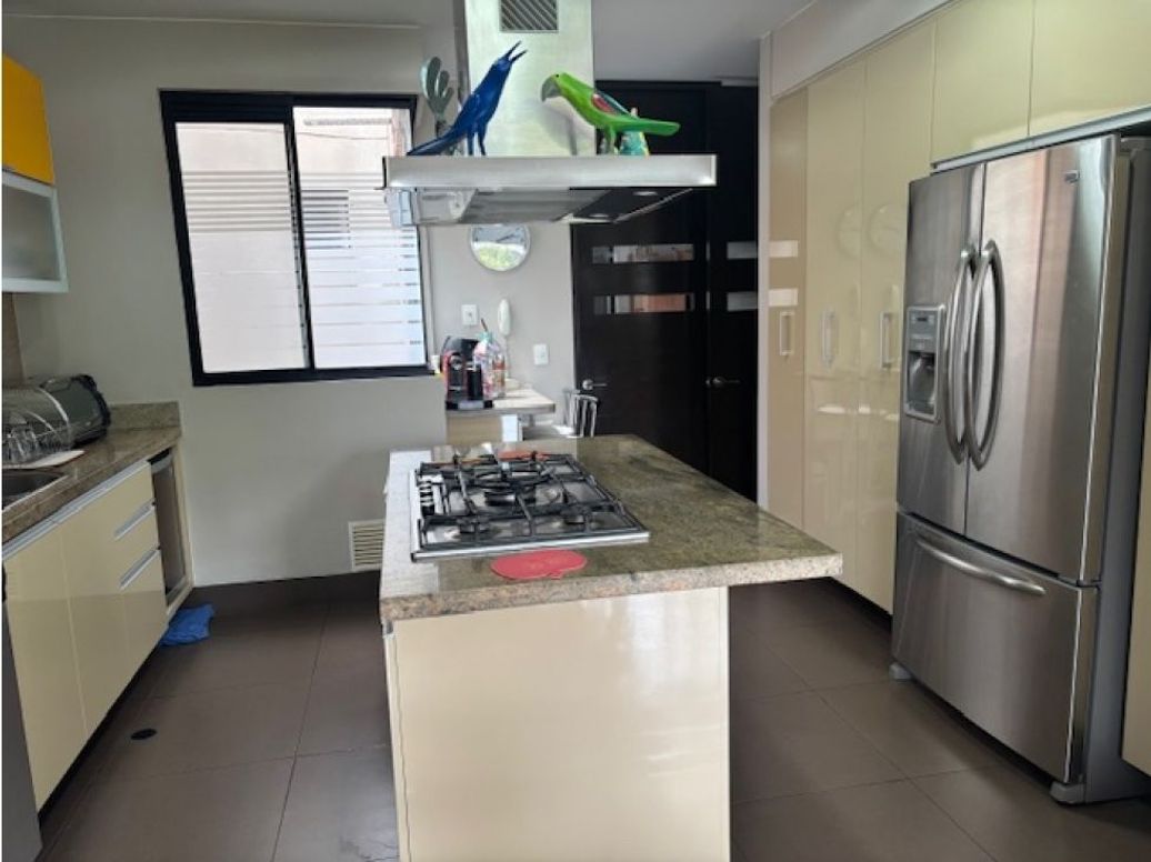 Apartamento de 3 alcobas en venta en La Calleja, Bogotá, 264 m² · foto 5 de 17