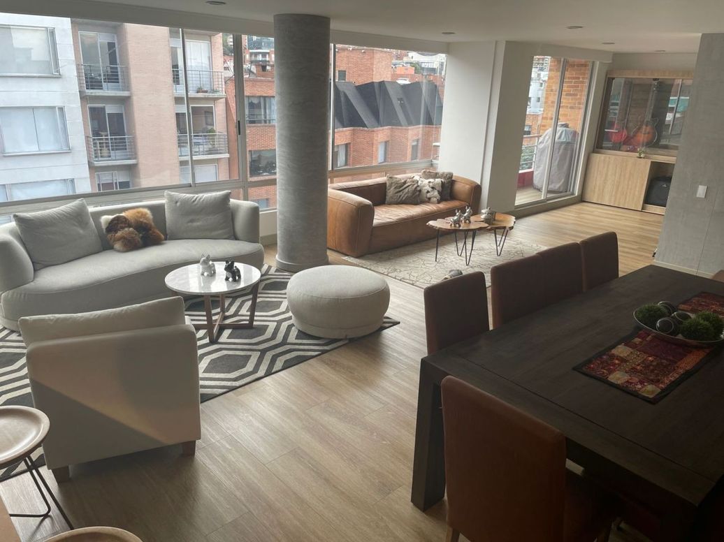Apartamento de 3 alcobas en venta en Santa Barbara Oriental, Bogotá, 181 m² · foto 16 de 19