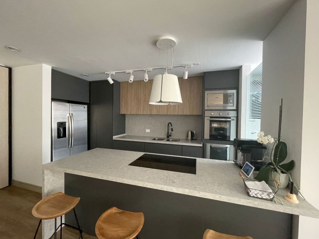 Apartamento de 3 alcobas en venta en Santa Barbara Oriental, Bogotá, 181 m² · foto 17 de 19