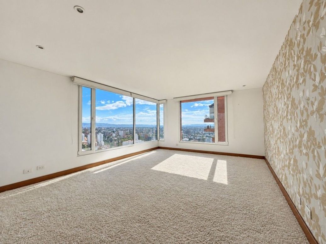Apartamento de 3 alcobas en venta en El Refugio, Bogotá, 310 m² · foto 8 de 20