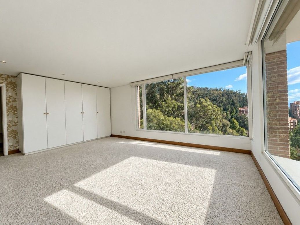 Apartamento de 3 alcobas en venta en El Refugio, Bogotá, 310 m² · foto 9 de 20