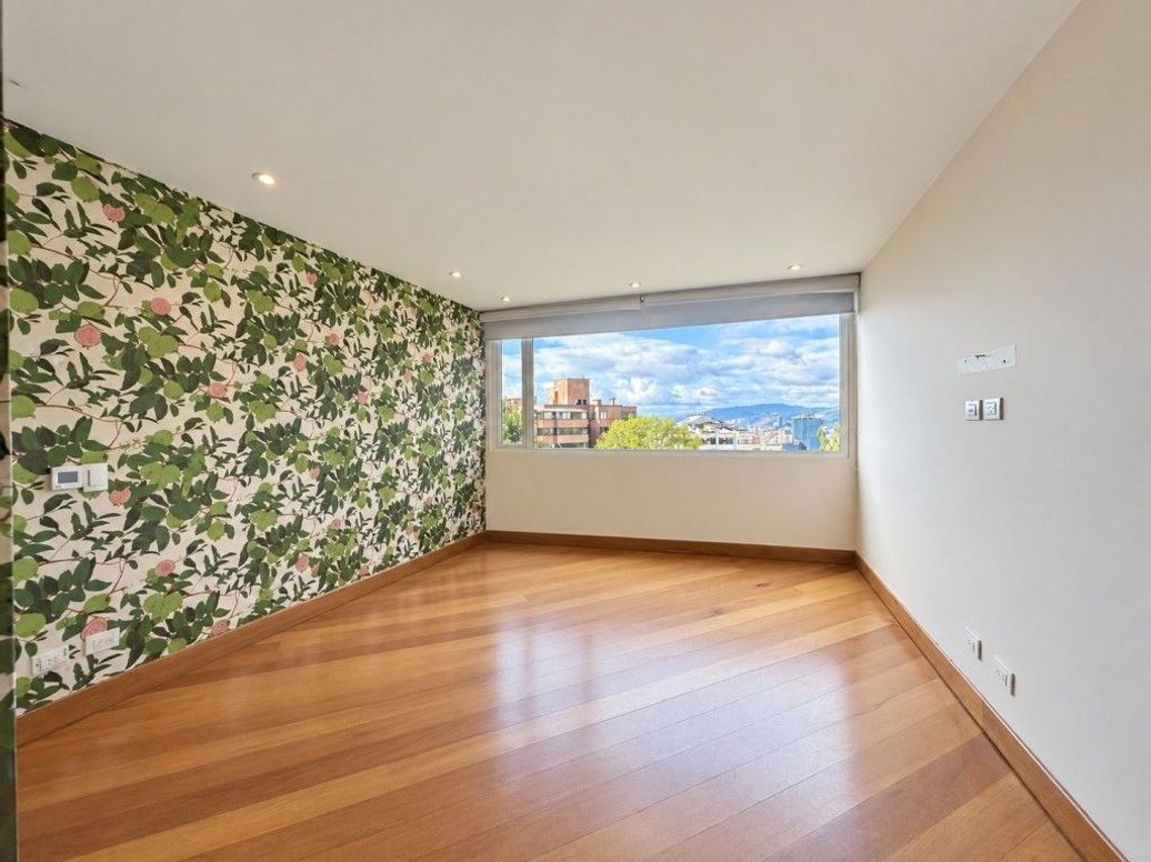Apartamento de 3 alcobas en venta en El Refugio, Bogotá, 310 m² · foto 15 de 20