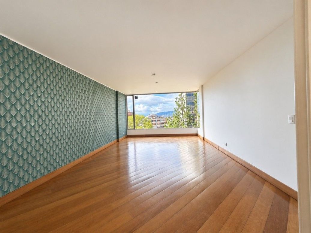 Apartamento de 3 alcobas en venta en El Refugio, Bogotá, 310 m² · foto 19 de 20