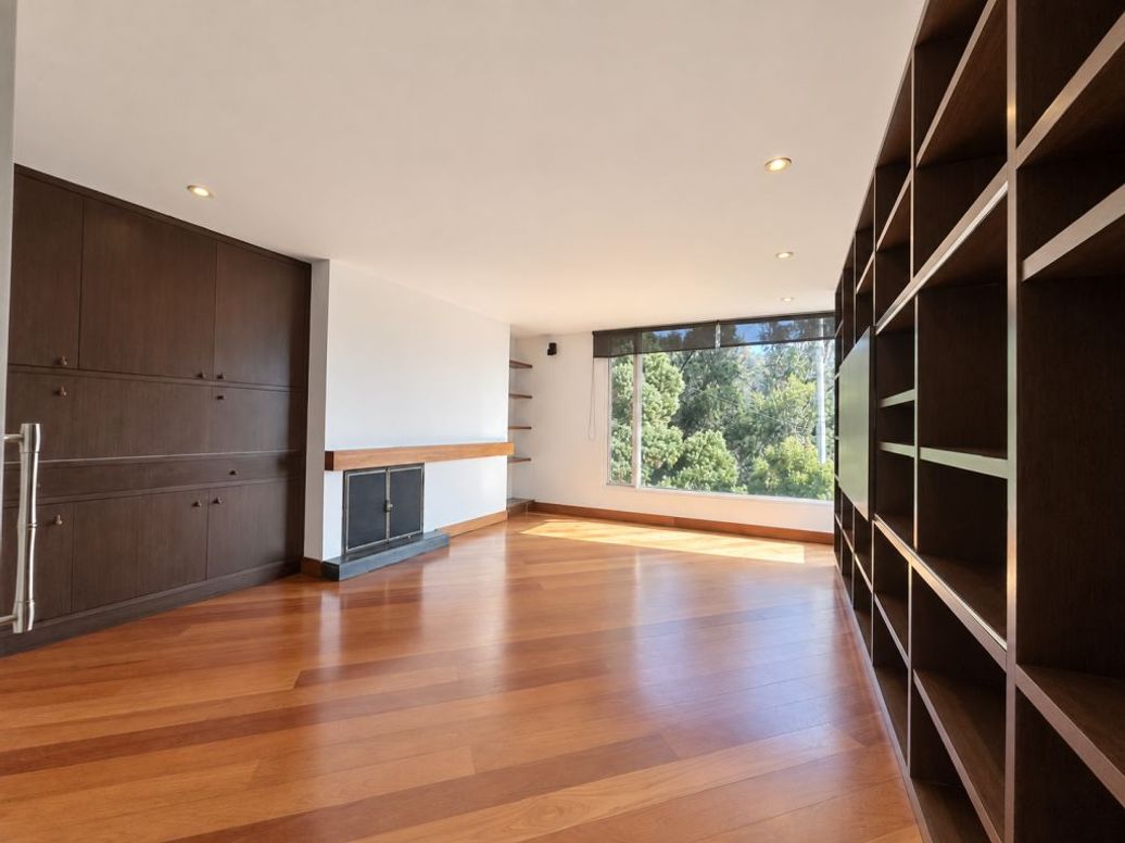 Apartamento de 3 alcobas en venta en El Refugio, Bogotá, 310 m² · foto 3 de 20