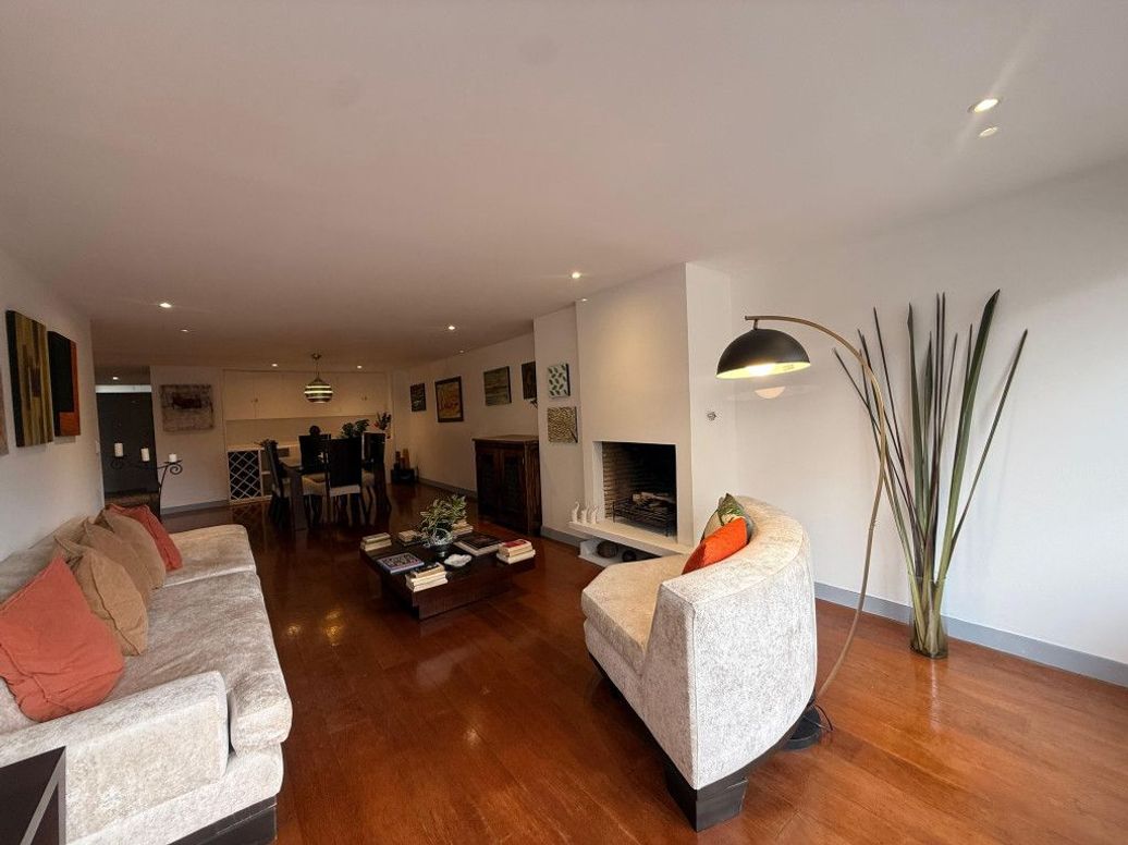 Apartamento de 2 alcobas en venta en Chico Norte Et. Ii, Bogotá, 147 m² · foto 3 de 18