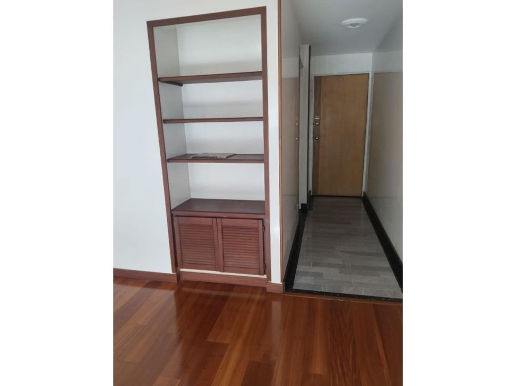 Apartaestudio en venta en Bella Suiza, Bogotá, 77 m² · foto 5 de 8