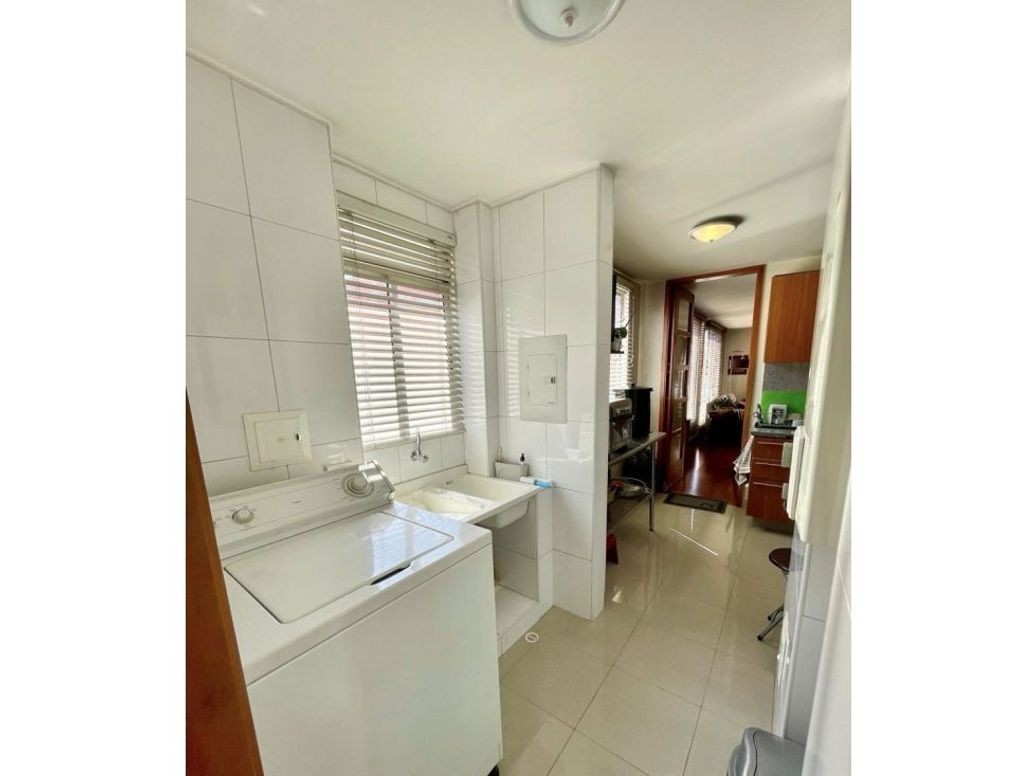 Apartamento de 3 alcobas en venta en Chicó Navarra, Bogotá, 127 m² · foto 6 de 12