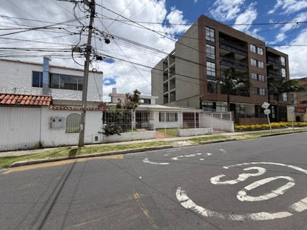 Casa de 5 alcobas en venta en Las Villas, Bogotá, 312 m² · foto 6 de 10