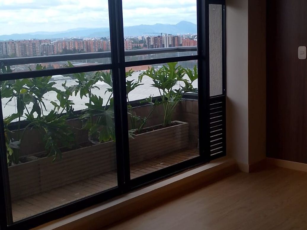 Apartamento de 3 alcobas en venta en Granjas De Techo, Bogotá, 81 m² · foto 2 de 16