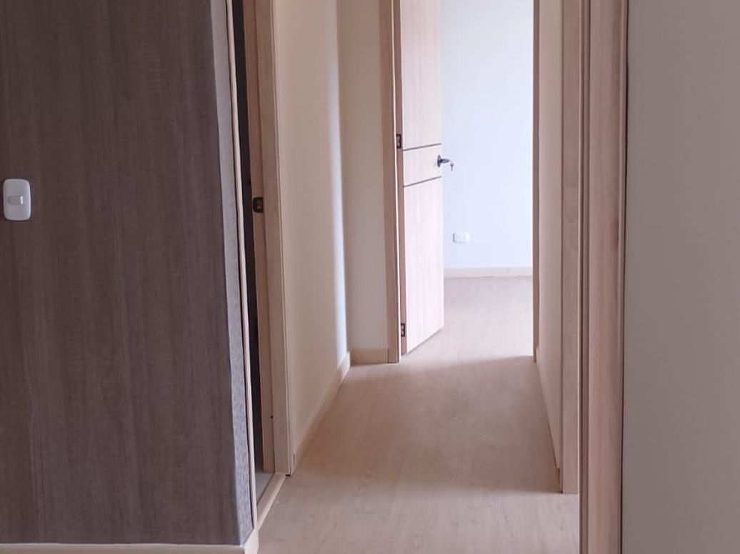 Apartamento de 3 alcobas en venta en Granjas De Techo, Bogotá, 81 m² · foto 3 de 16