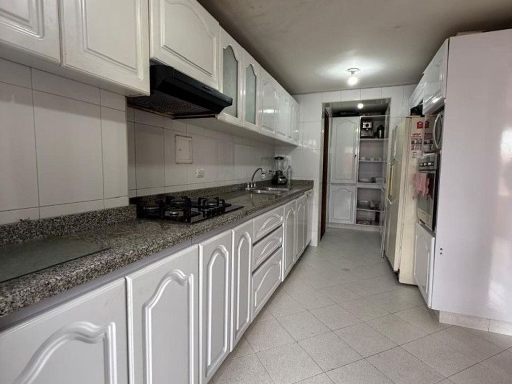 Apartamento de 4 alcobas en venta en Bella Suiza, Bogotá, 155 m² · foto 8 de 20