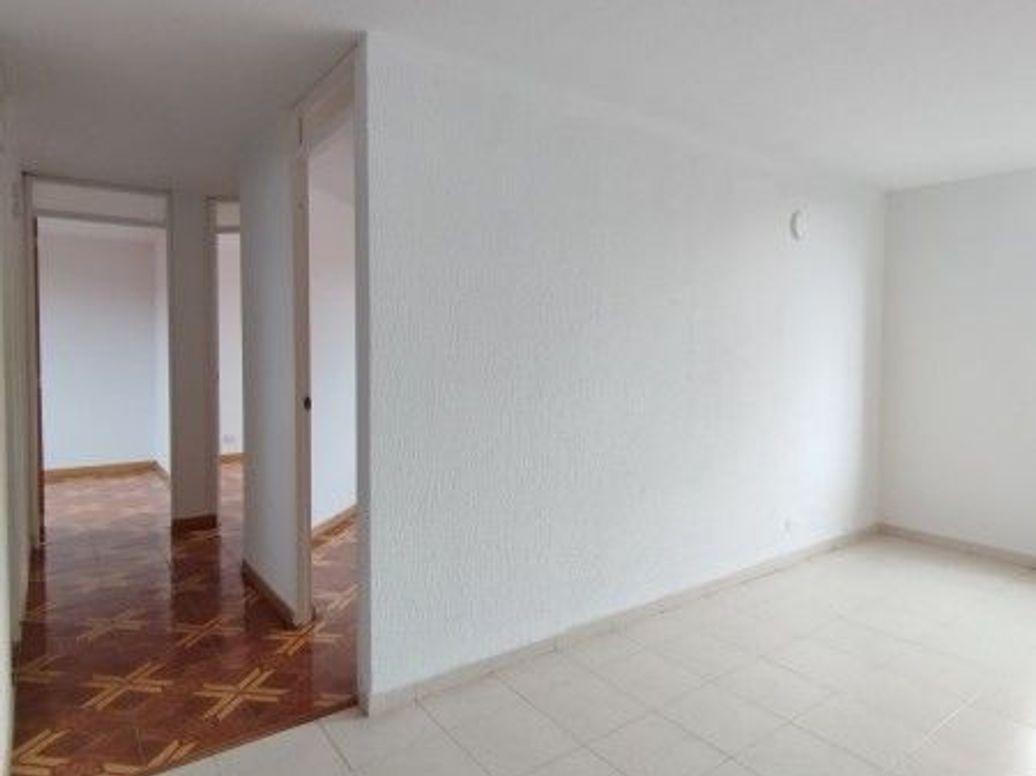 Apartamento de 3 alcobas en venta en Ub. Sabana De Tibabuyes, Bogotá, 52 m² · foto 2 de 13