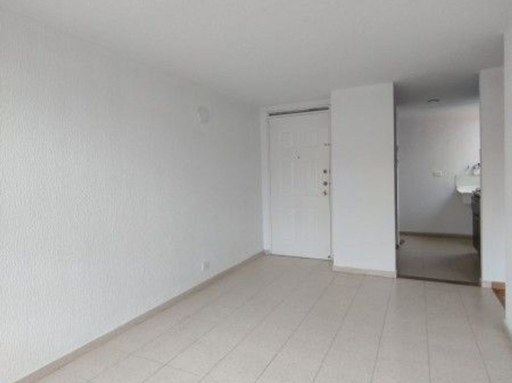 Apartamento de 3 alcobas en venta en Ub. Sabana De Tibabuyes, Bogotá, 52 m² · foto 3 de 13