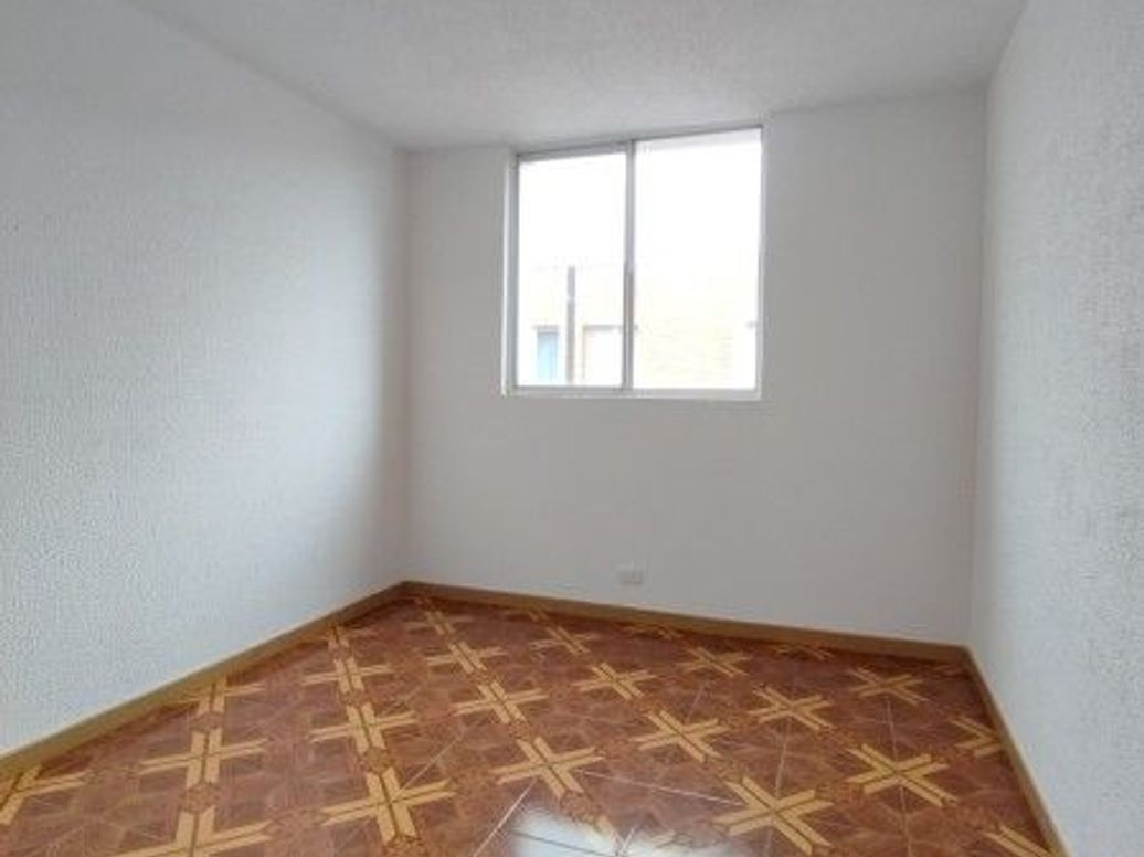 Apartamento de 3 alcobas en venta en Ub. Sabana De Tibabuyes, Bogotá, 52 m² · foto 4 de 13