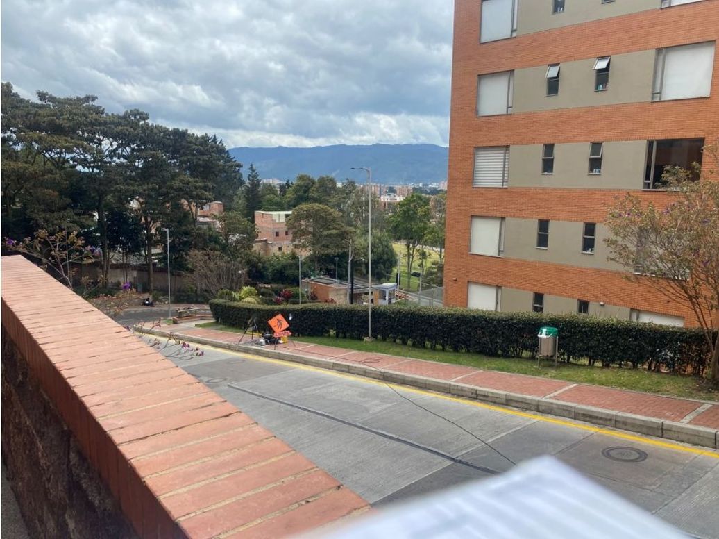 Apartamento de 3 alcobas en venta en Colinas De Suba, Bogotá, 221 m² · foto 2 de 20