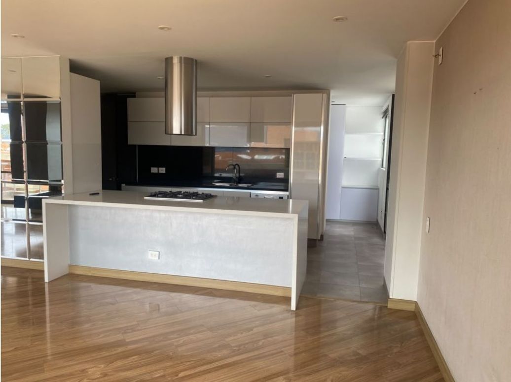 Apartamento de 3 alcobas en venta en Colinas De Suba, Bogotá, 221 m² · foto 5 de 20