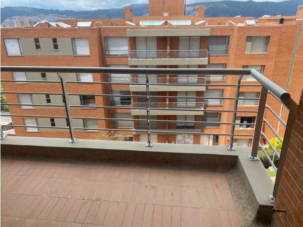 Apartamento de 3 alcobas en venta en Colinas De Suba, Bogotá, 221 m² · foto 3 de 20
