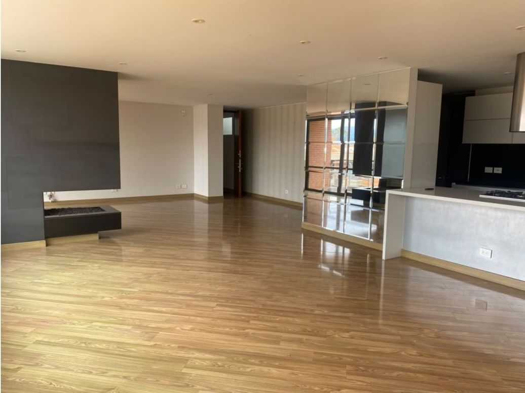 Apartamento de 3 alcobas en venta en Colinas De Suba, Bogotá, 221 m² · foto 9 de 20