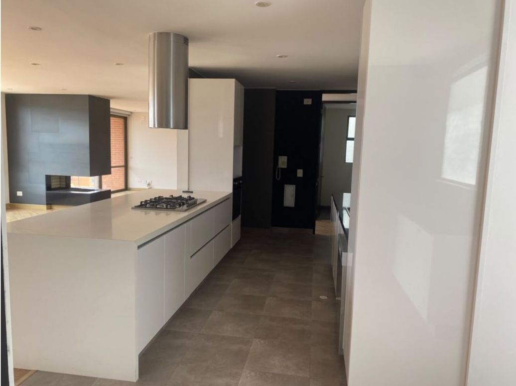 Apartamento de 3 alcobas en venta en Colinas De Suba, Bogotá, 221 m² · foto 10 de 20