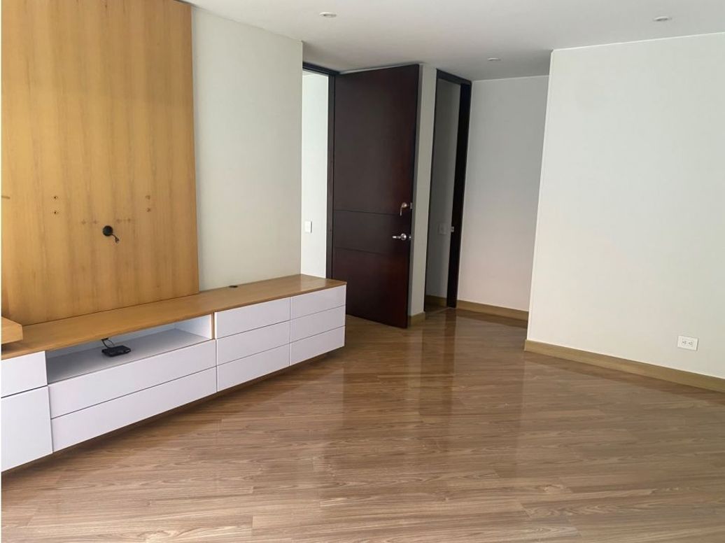 Apartamento de 3 alcobas en venta en Colinas De Suba, Bogotá, 221 m² · foto 12 de 20