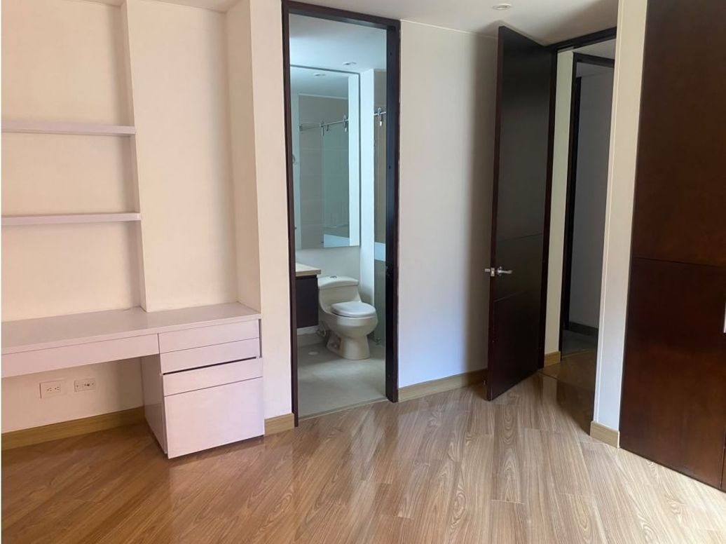 Apartamento de 3 alcobas en venta en Colinas De Suba, Bogotá, 221 m² · foto 13 de 20