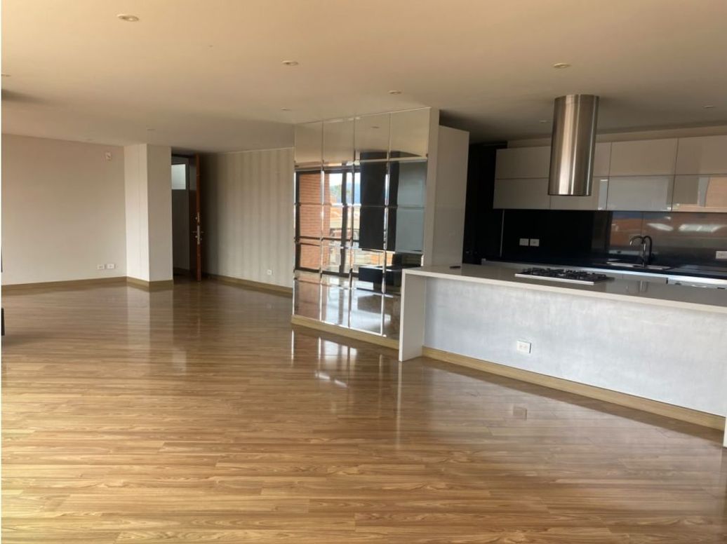 Apartamento de 3 alcobas en venta en Colinas De Suba, Bogotá, 221 m² · foto 7 de 20