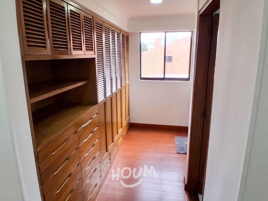 Apartamento de 3 alcobas en venta en Chico, Bogotá, 270 m² · foto 18 de 20