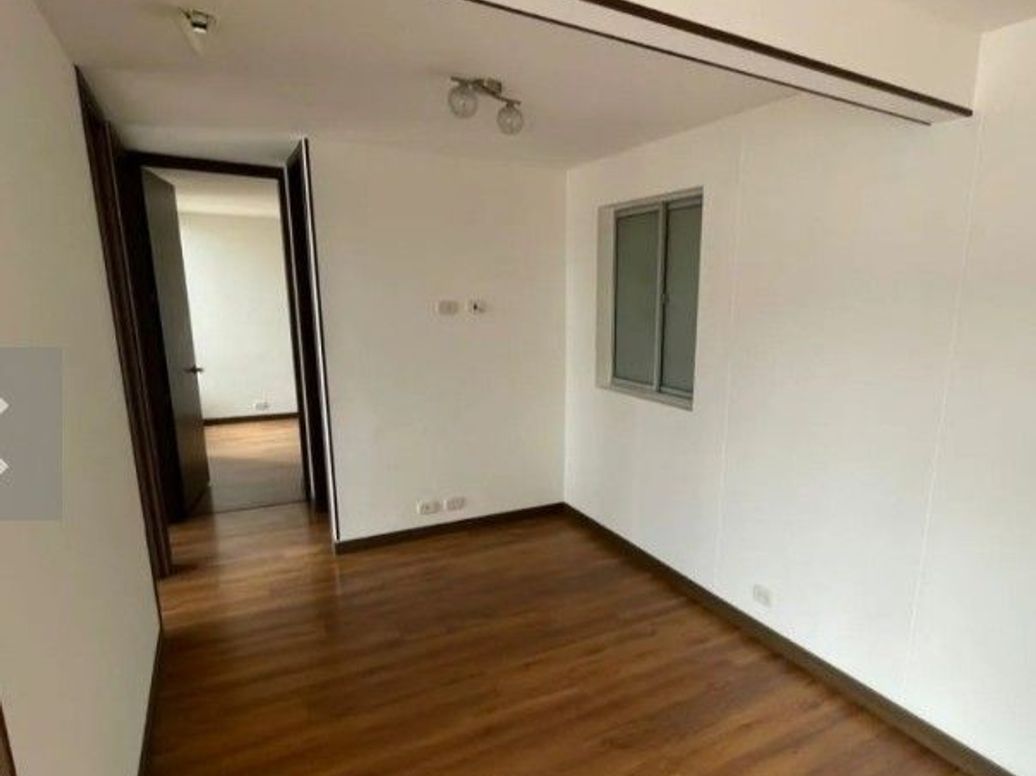 Apartamento de 3 alcobas en venta en Hayuelos, Bogotá, 75 m² · foto 10 de 14