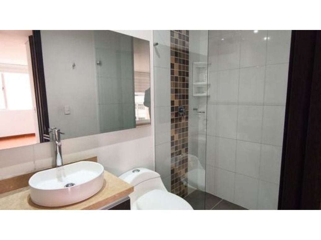 Apartamento de 2 alcobas en venta en Cedritos, Bogotá, 68 m² · foto 15 de 17