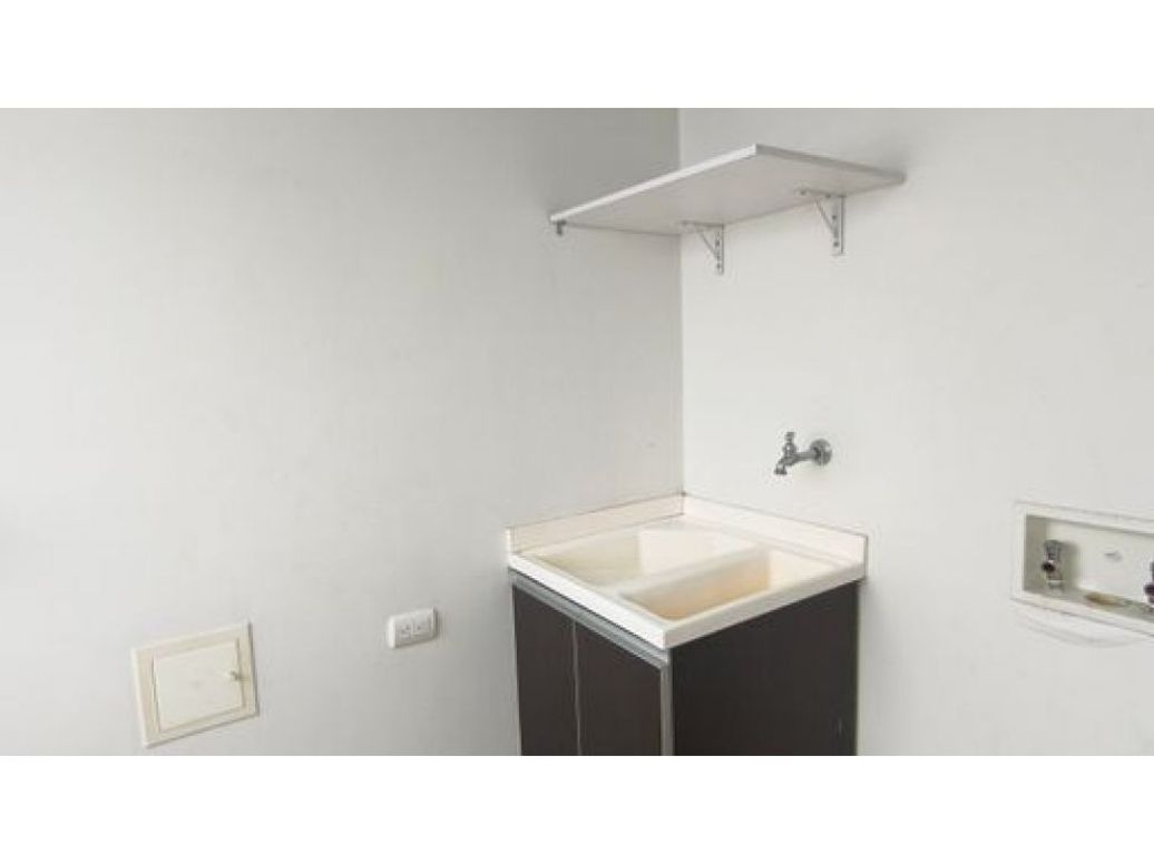 Apartamento de 2 alcobas en venta en Cedritos, Bogotá, 68 m² · foto 7 de 17
