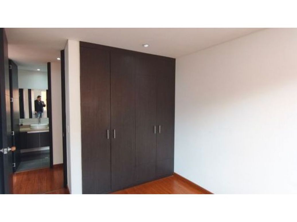 Apartamento de 2 alcobas en venta en Cedritos, Bogotá, 68 m² · foto 13 de 17