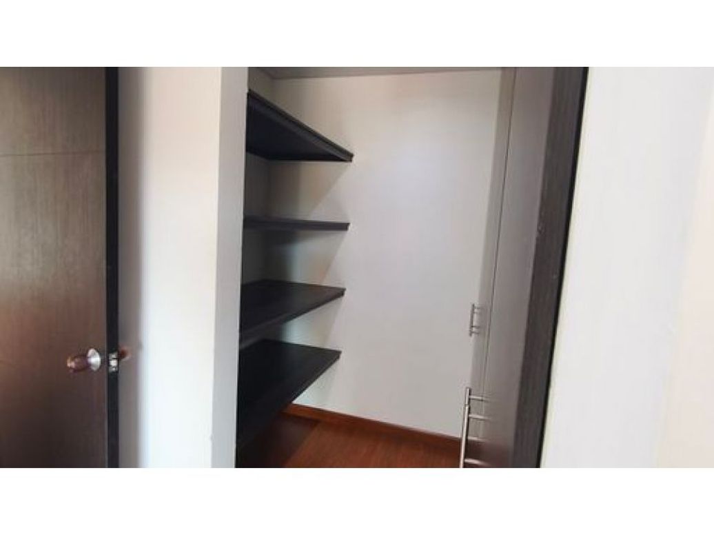 Apartamento de 2 alcobas en venta en Cedritos, Bogotá, 68 m² · foto 10 de 17