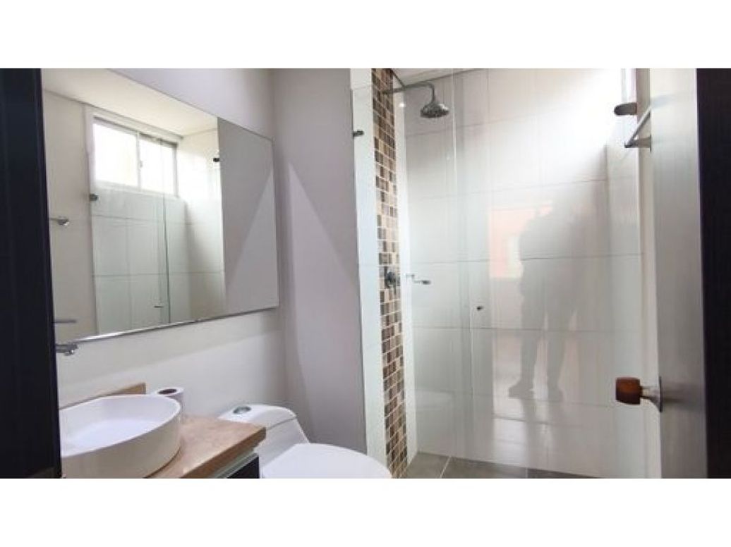 Apartamento de 2 alcobas en venta en Cedritos, Bogotá, 68 m² · foto 12 de 17