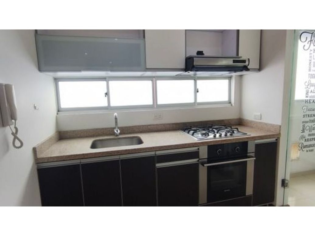 Apartamento de 2 alcobas en venta en Cedritos, Bogotá, 68 m² · foto 2 de 17