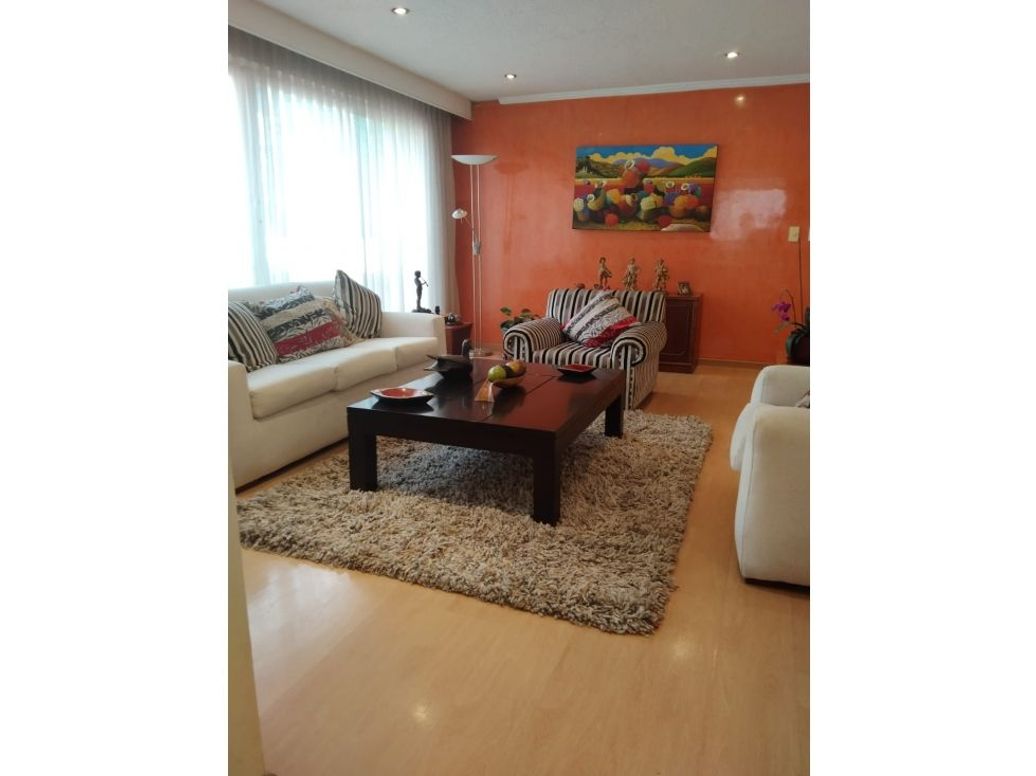 Apartamento de 3 alcobas en venta en Chico, Bogotá, 250 m² · foto 2 de 20