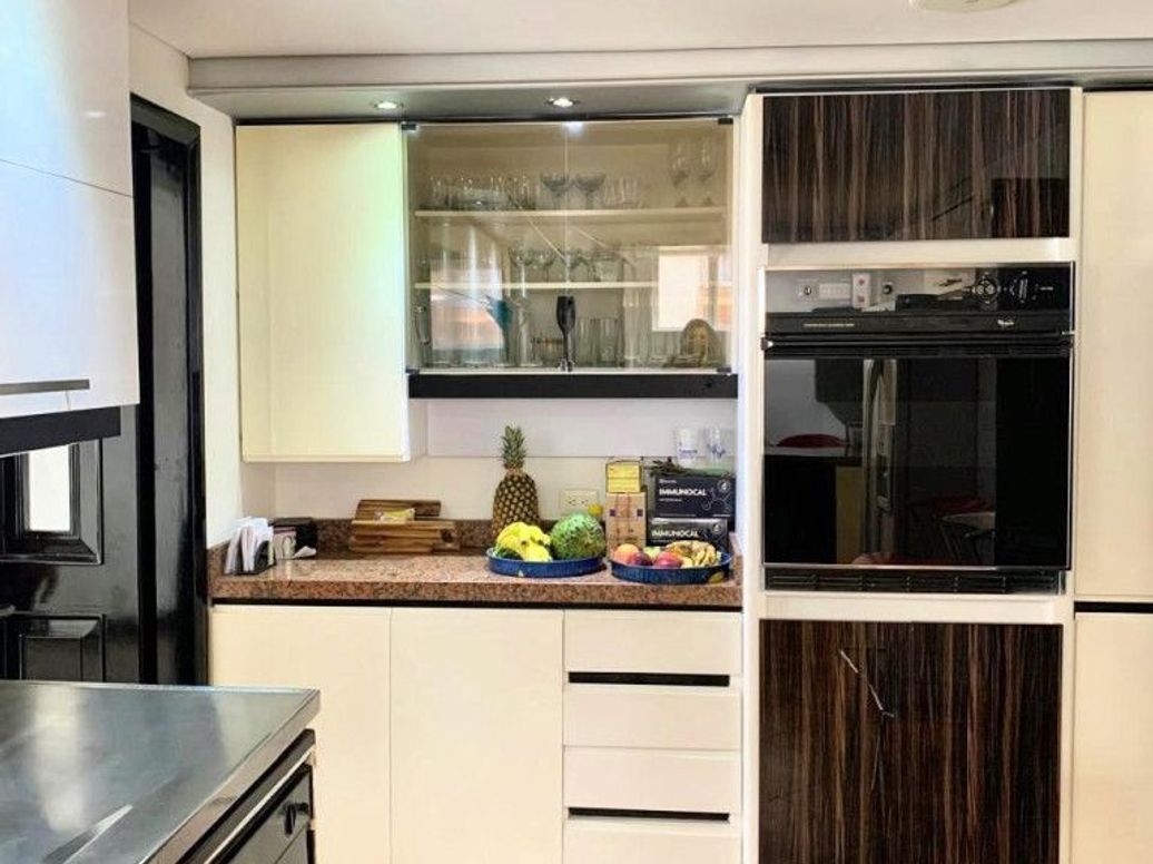 Apartamento de 4 alcobas en venta en Santa Barbara Central, Bogotá, 399 m² · foto 16 de 20