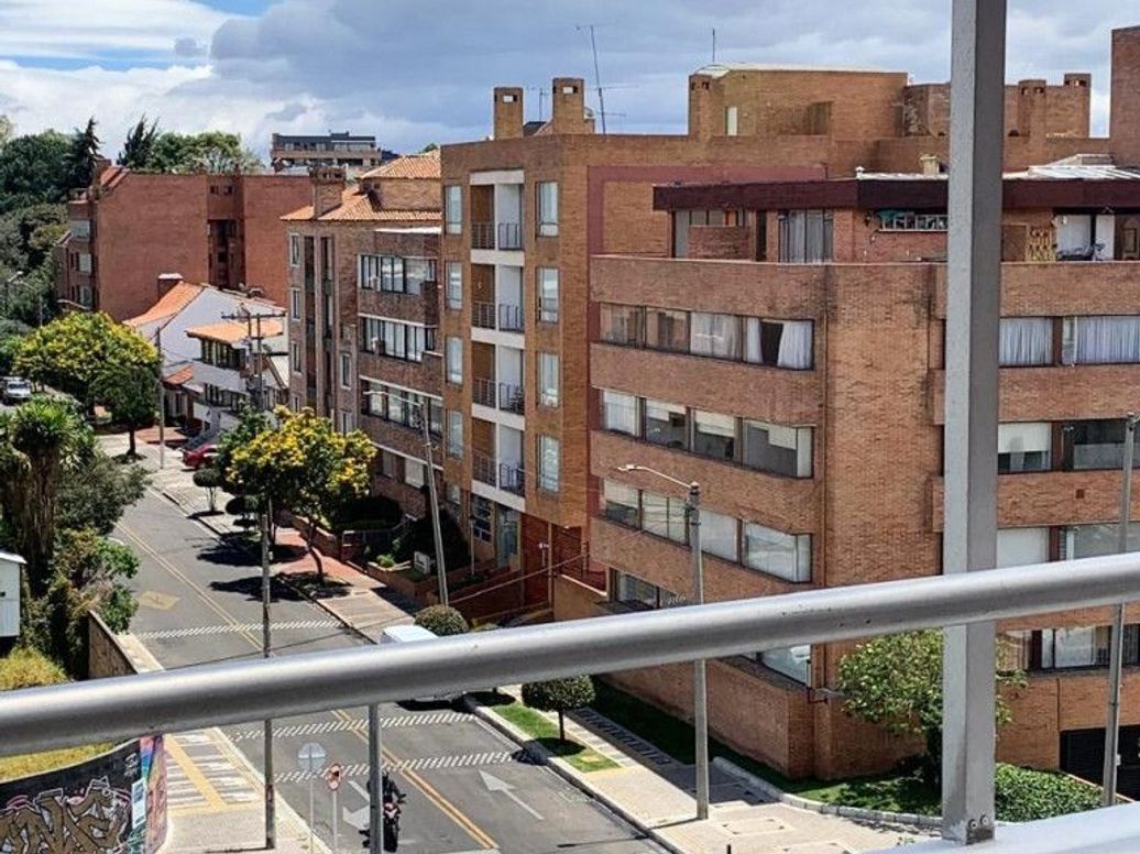 Apartamento de 4 alcobas en venta en Santa Barbara Central, Bogotá, 399 m² · foto 6 de 20