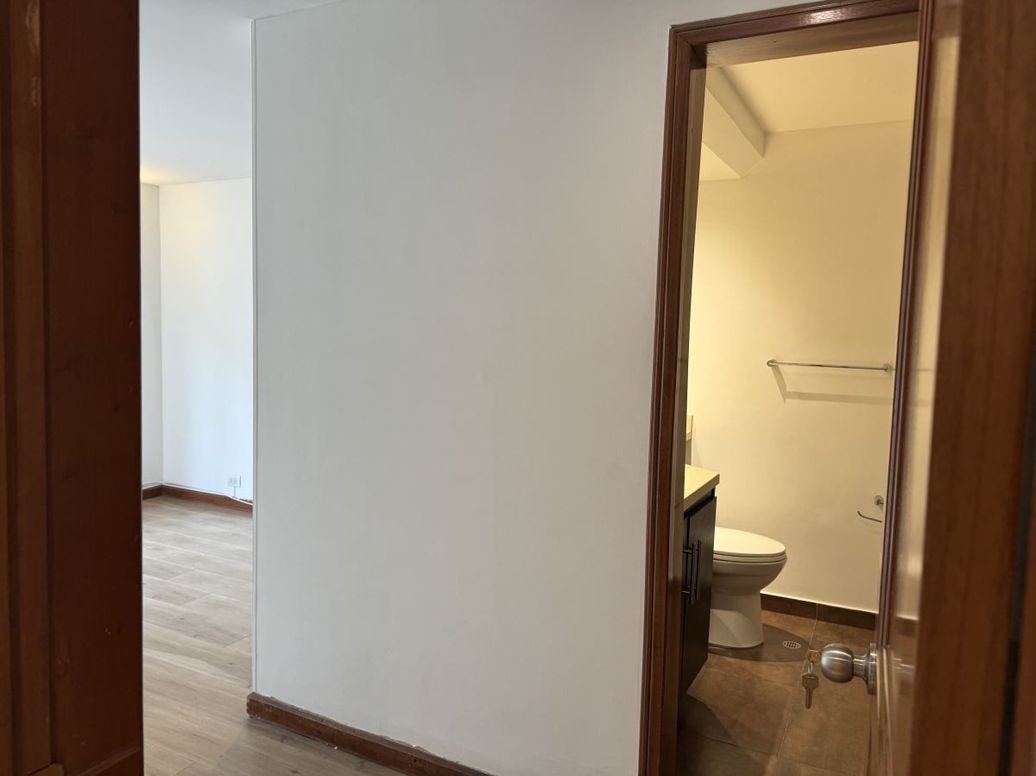 Apartamento de 2 alcobas en arriendo en Chapinero Alto, Bogotá, 80 m² · foto 8 de 20