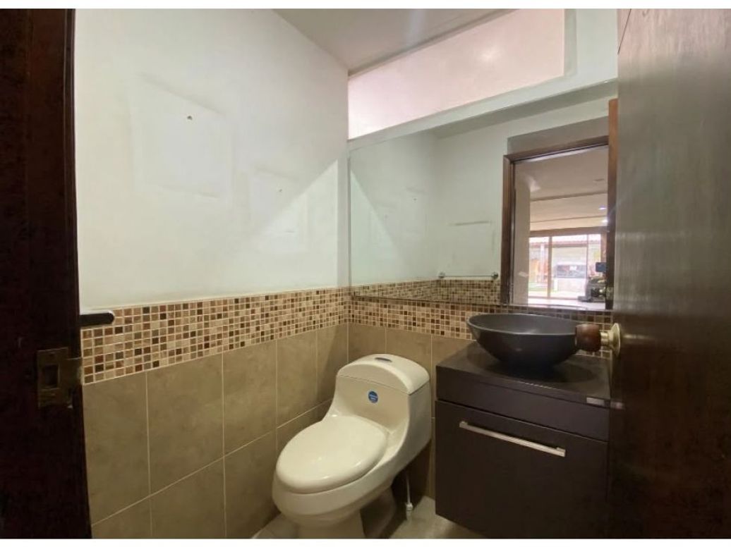 Casa de 5 alcobas en venta en Andes Norte, Bogotá, 400 m² · foto 10 de 18
