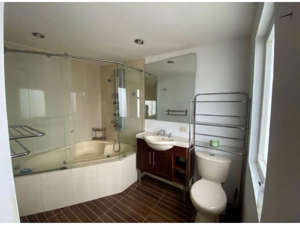 Casa de 5 alcobas en venta en Andes Norte, Bogotá, 400 m² · foto 8 de 18