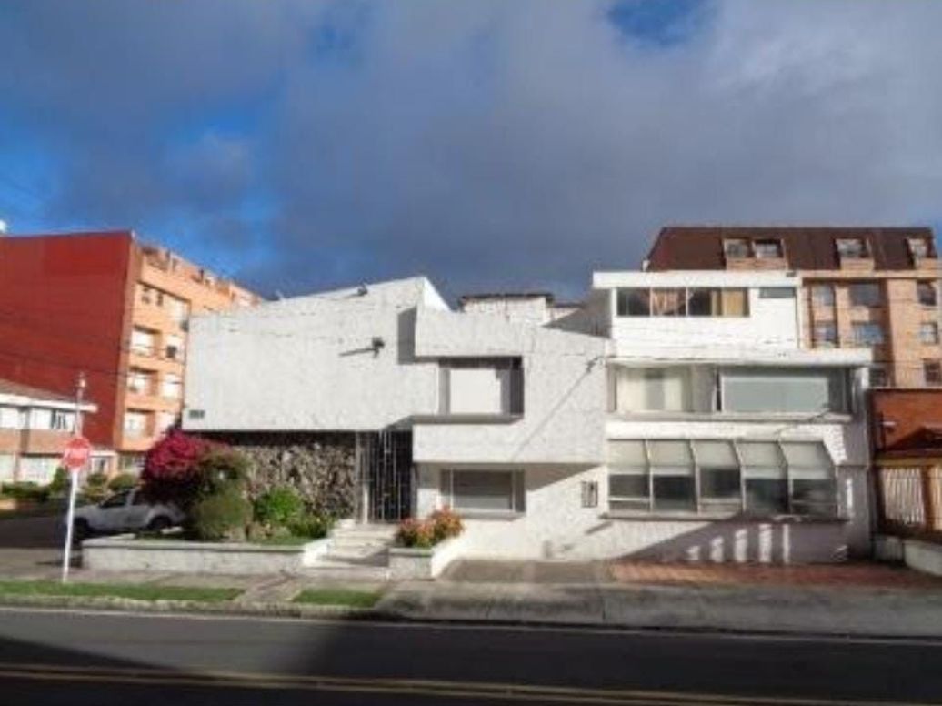Casa de 8 alcobas en venta en Puente Largo, Bogotá, 385 m² · foto 3 de 20