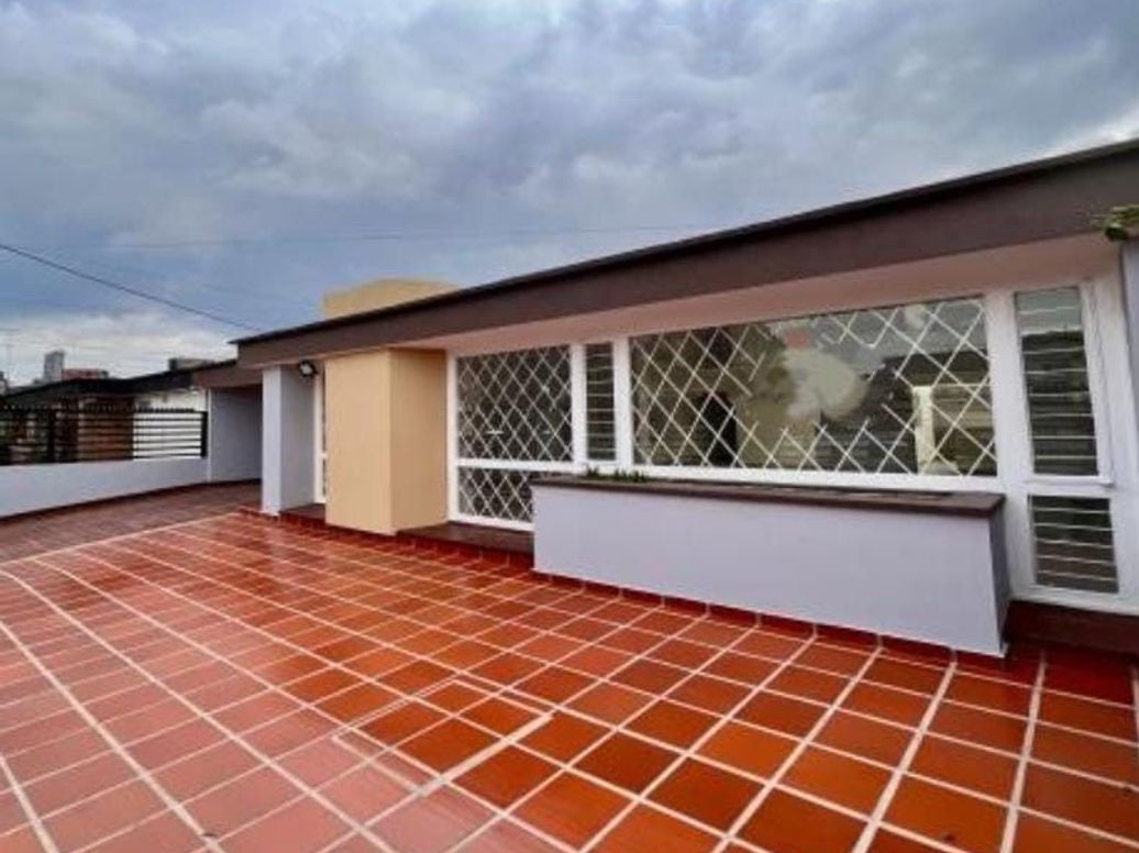 Casa de 8 alcobas en venta en Puente Largo, Bogotá, 385 m² · foto 10 de 20