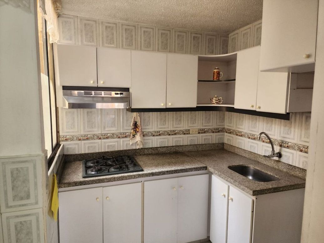 Apartamento de 3 alcobas en venta en Capellanía, Bogotá, 60 m² · foto 2 de 12