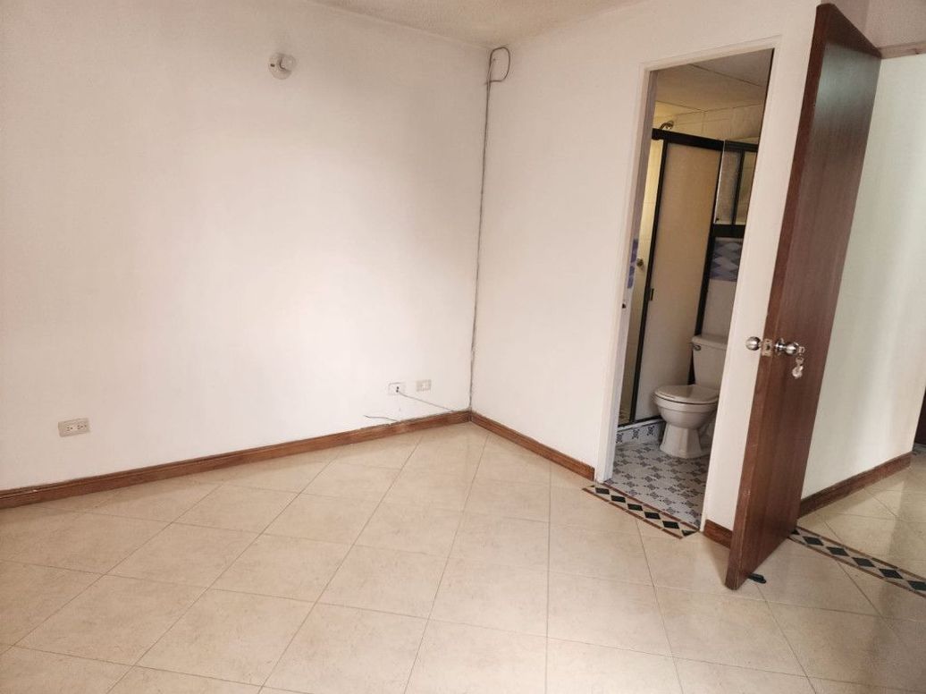 Apartamento de 3 alcobas en venta en Capellanía, Bogotá, 60 m² · foto 3 de 12