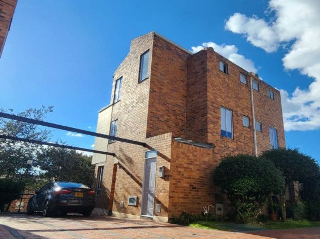 Casa de 3 alcobas en venta en San Jorge, Bogotá, 99 m² · foto 3 de 10