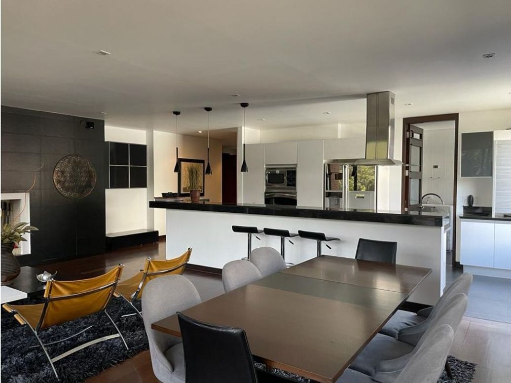 Apartamento de 2 alcobas en venta en Chico, Bogotá, 170 m² · foto 3 de 6