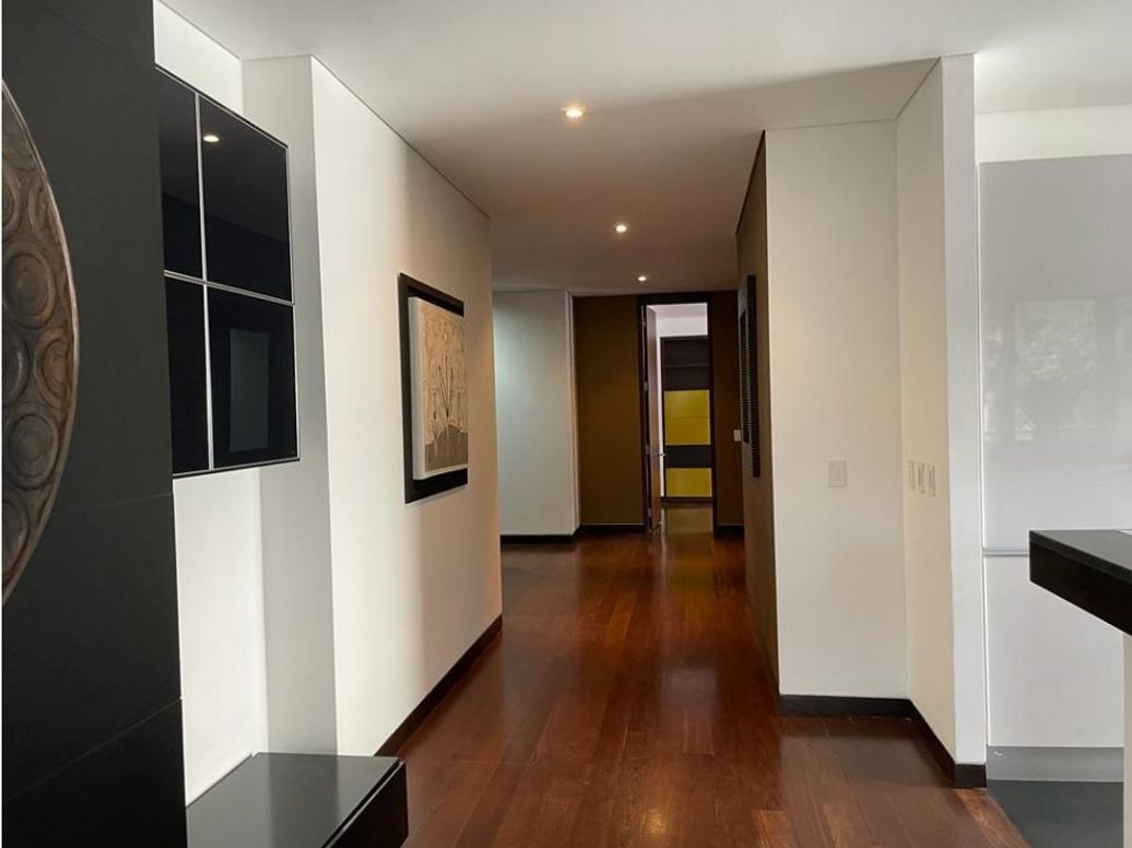 Apartamento de 2 alcobas en venta en Chico, Bogotá, 170 m² · foto 4 de 6