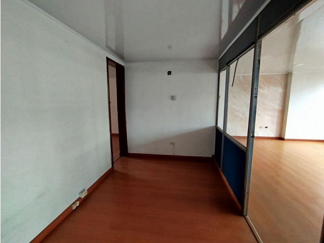 Apartaestudio en venta en La Catedral, Bogotá, 577 m² · foto 17 de 20