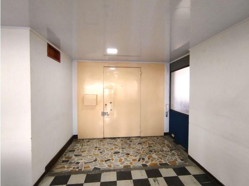 Apartaestudio en venta en La Catedral, Bogotá, 577 m² · foto 6 de 20