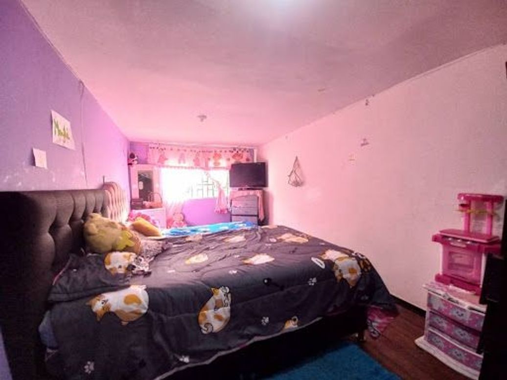 Casa de 9 alcobas en venta en Ciudad Kennedy Sur, Bogotá, 223 m² · foto 9 de 20